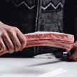 Laden Sie das Bild in den Galerie-Viewer, Fullblood Wagyu Short-Rib, Am Stück, mit Knochen
